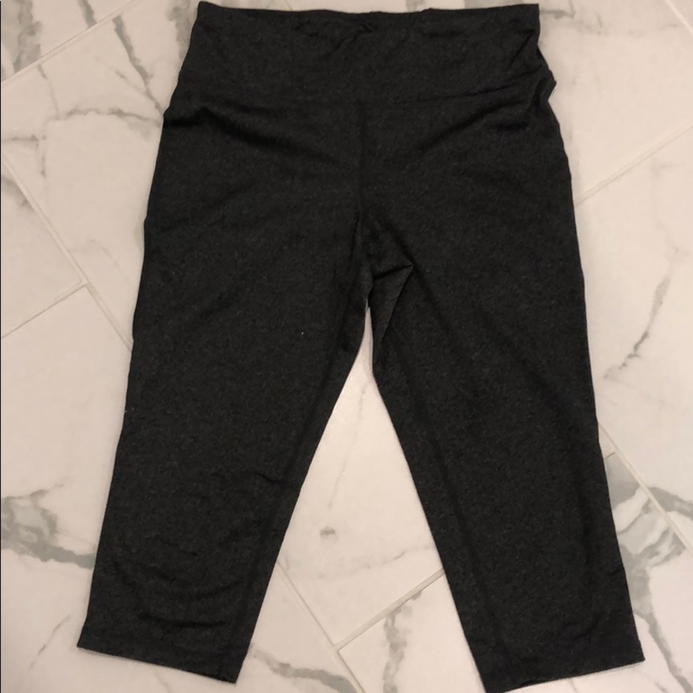 Activ8 Capri yoga leggings